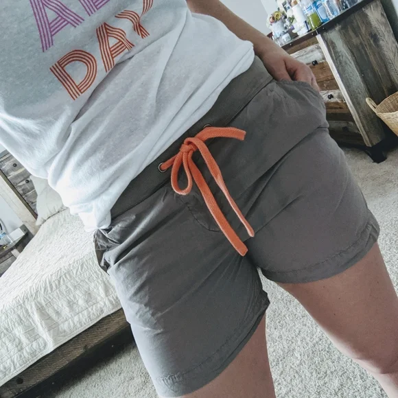 🆕🌿SUNDANCE DYLAN SHORTS🌿 - Picture 2 of 9